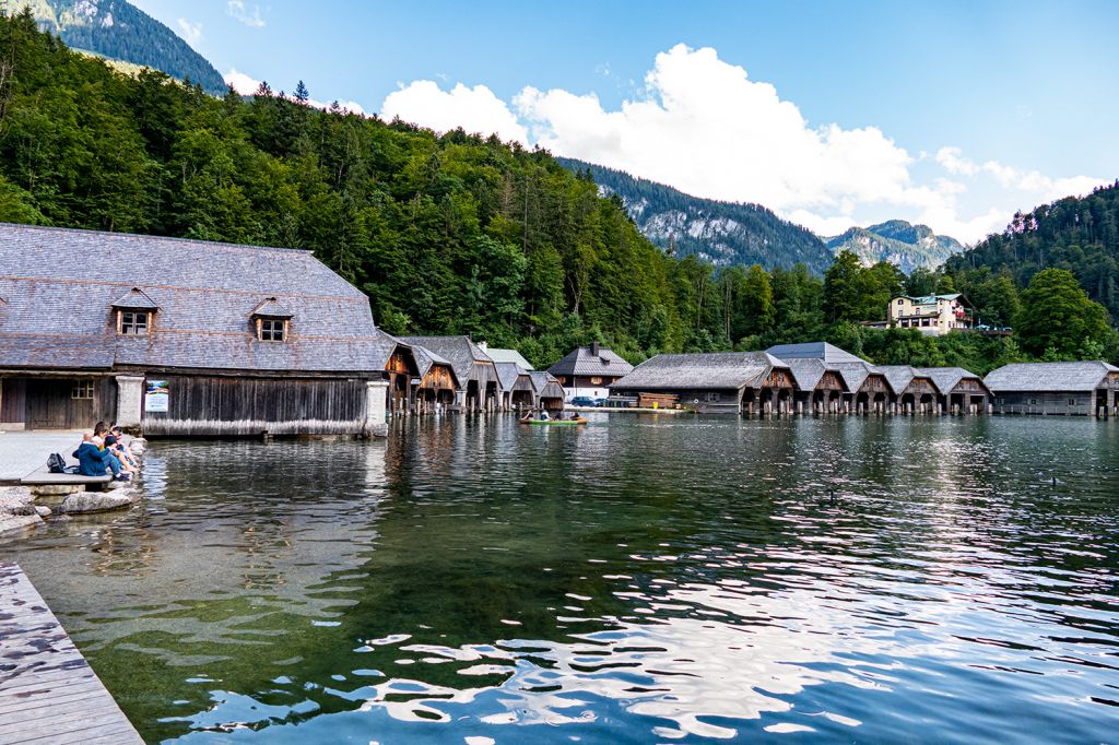 Mieten erlaubt - Paddel- und Schlauchboote, Kanus, SUPs und ähnliche Wasserfahrzeuge sind nicht erlaubt. Ruderboote sind zulässig und können gemietet werden.  - © alpintreff.de - Christian Schön